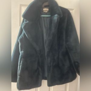 Loft brand green fur coat. Never worn size Large